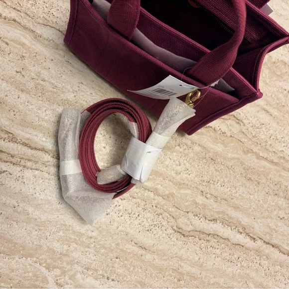 Coach Cargo Tote Bag 20 in Beautiful Muted Red Canvas and Embroidered Label - Picture 12 of 15